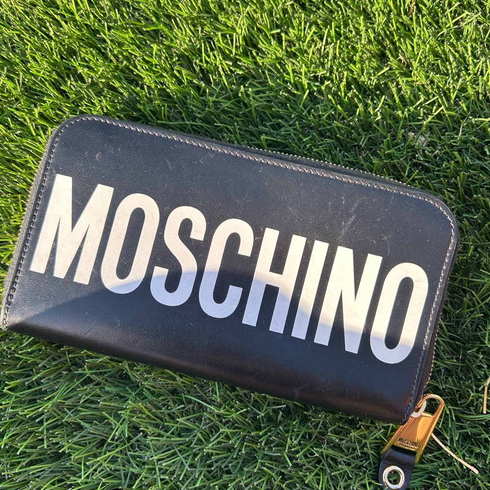 Milano Black Wallet with Gold Zipper